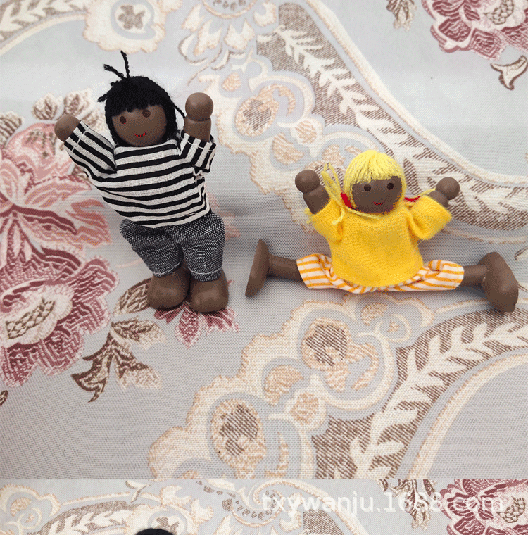 Multicultural Wooden Family Dolls – 7-Piece Set